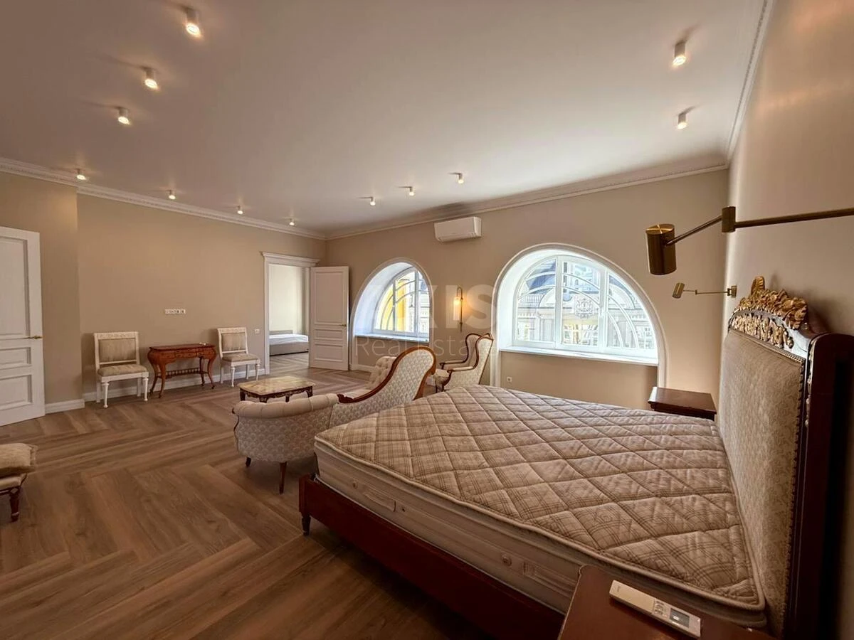 3k apartment vul. Vozdvyzhens'ka 20А702394