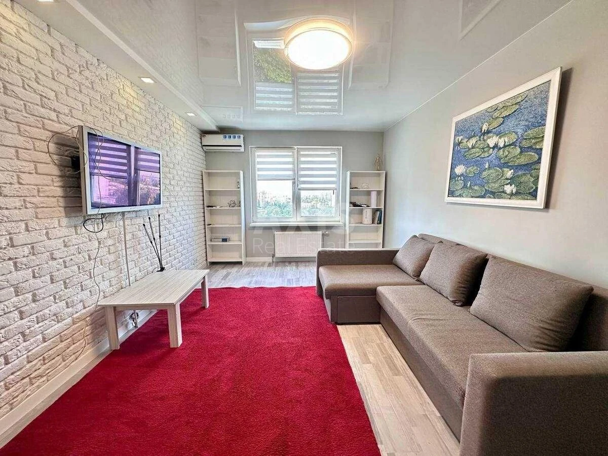1k apartment vul. Doncja Myhajla 2Б700531