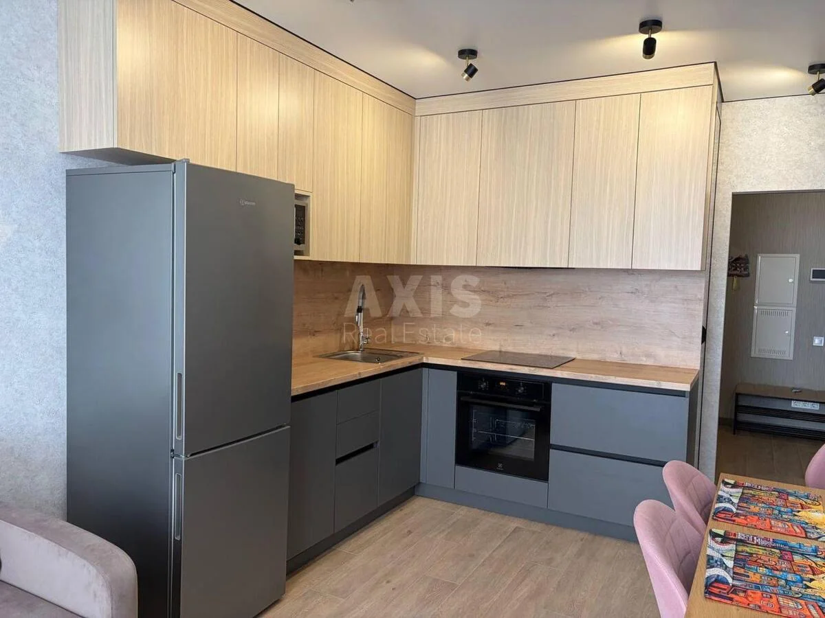 1k apartment vul. Grechka Marshala 40/12