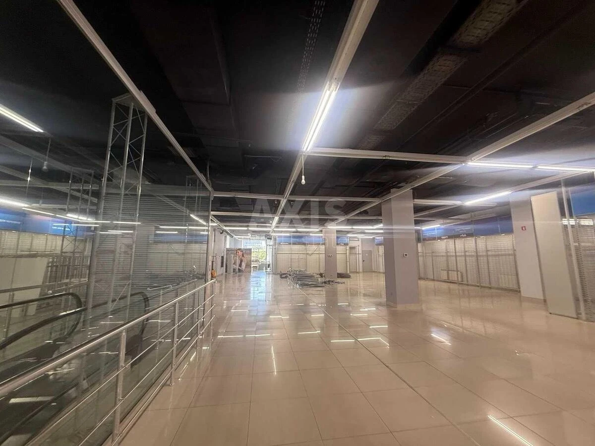 Trade object vul. Sverstjuka Jevgena 2Б, 1000m2624183