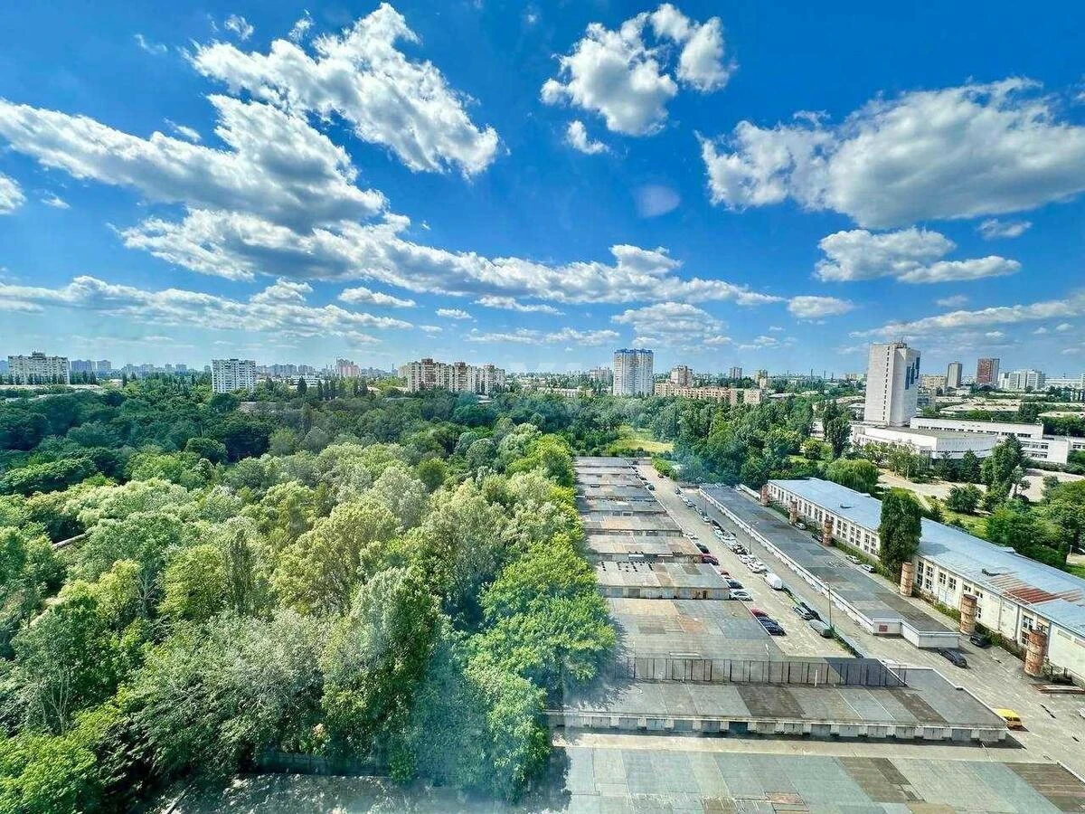 1k apartment vul. Doncja Myhajla 2Б700533