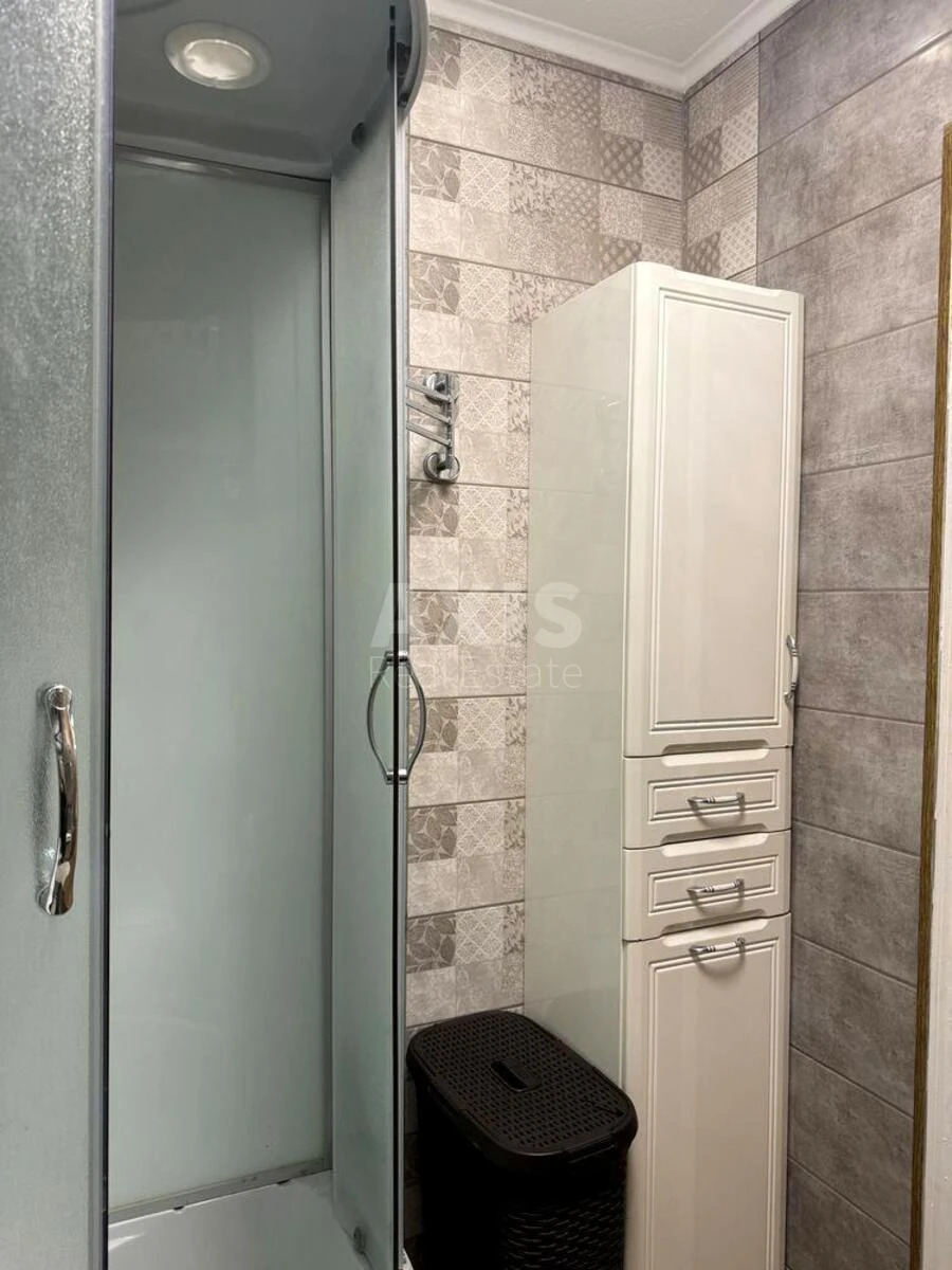 1k apartment prov. Feodosijs'kyj 12637808