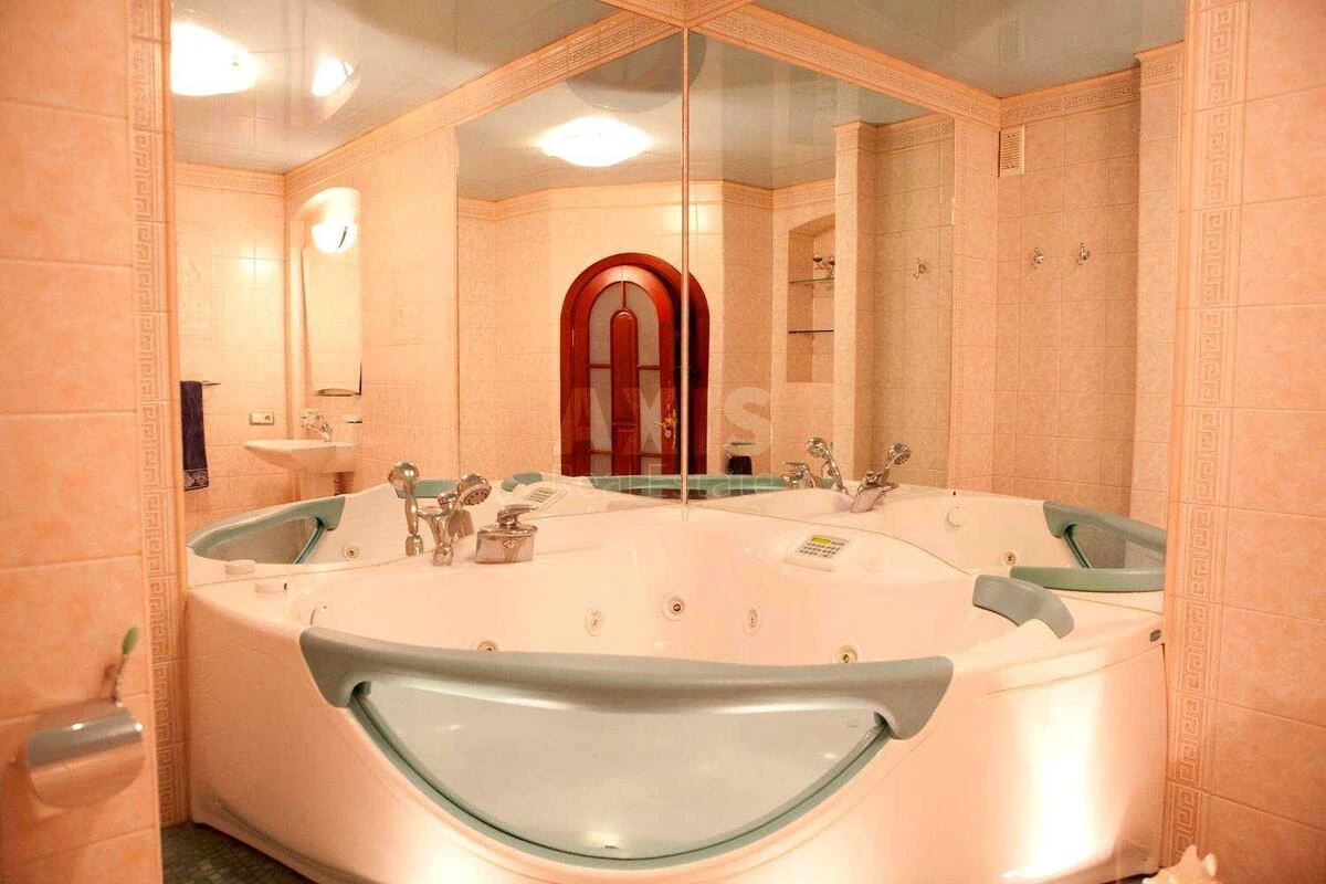 5к квартира пр-т Бажана Николая 36718849
