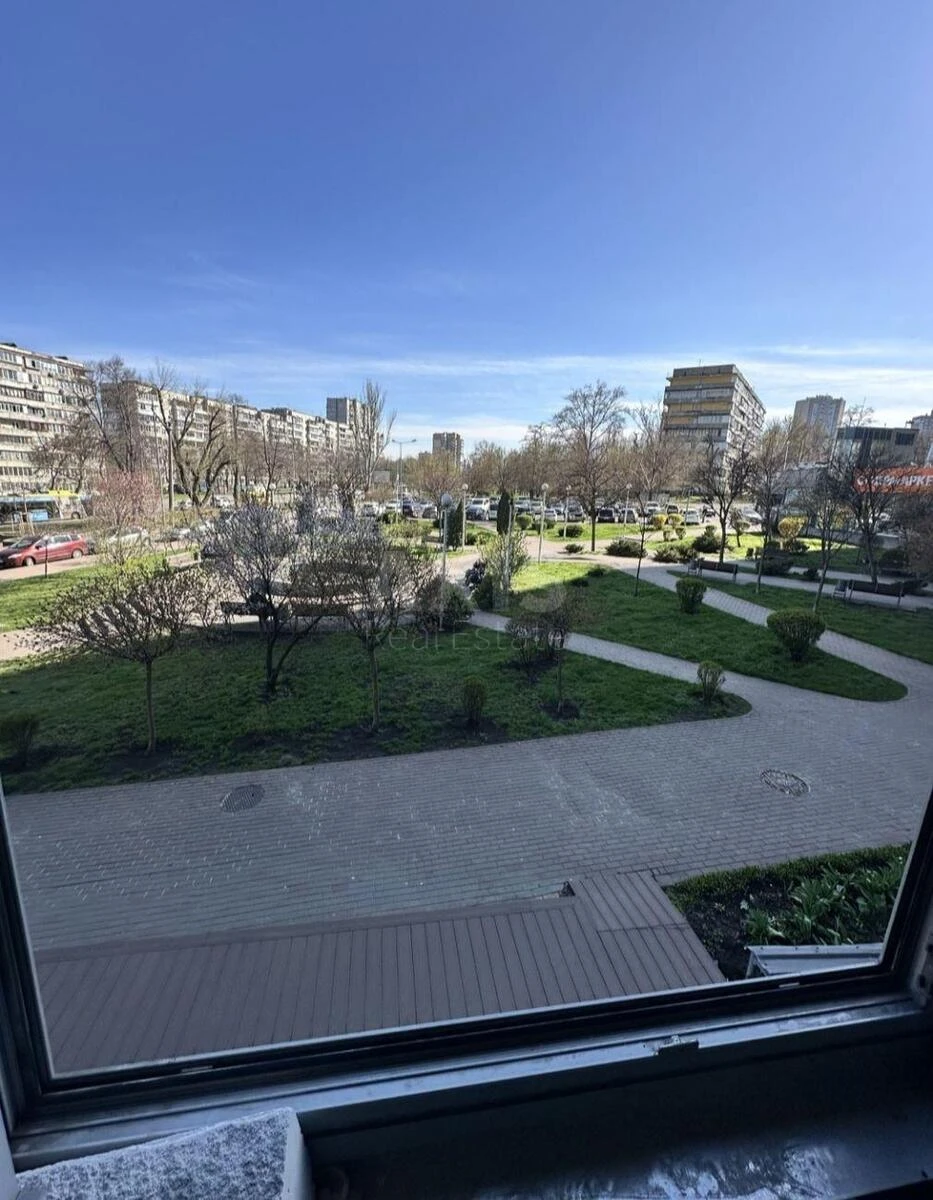 Объект торговли ул. Вышгородская 45, 120м2656945