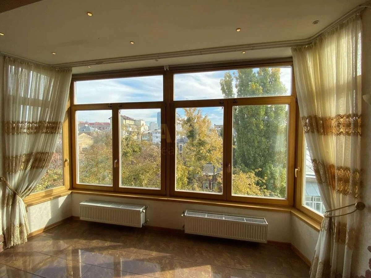 3k apartment vul. Antonovycha 19/21707008