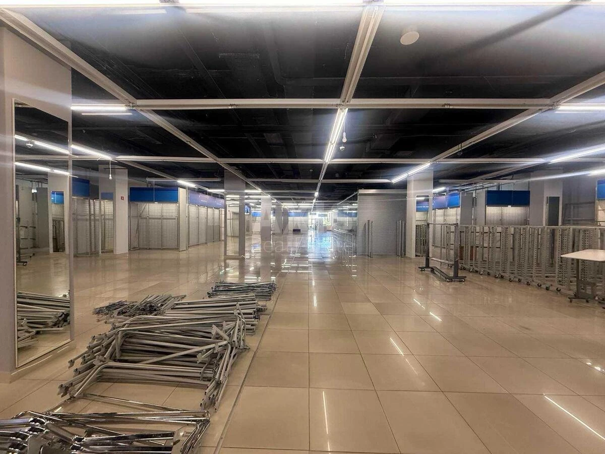 Trade object vul. Sverstjuka Jevgena 2Б, 1000m2624184