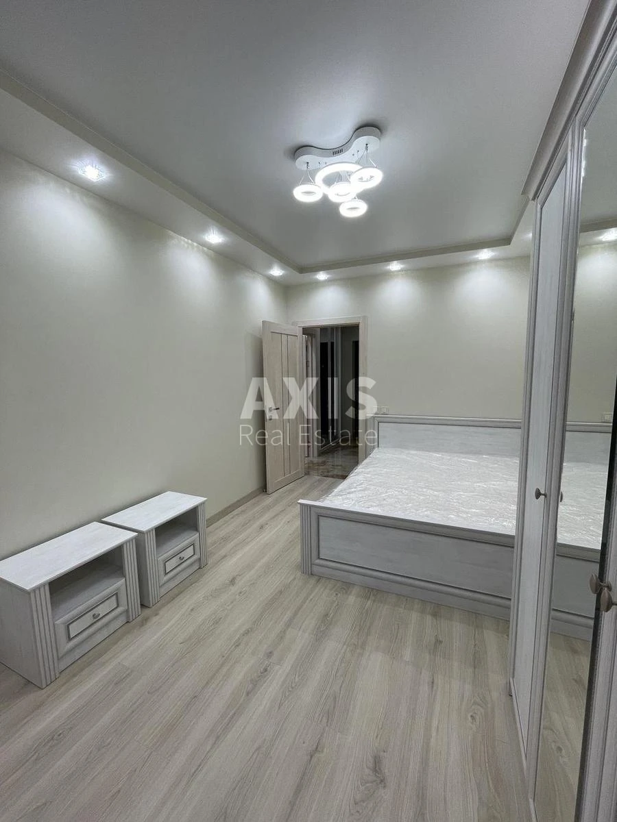 1k apartment nab. Dniprovs'ka 18443224