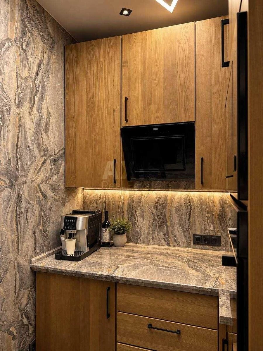 Office vul. Lypkivs'kogo Vasylja Mytropolyta 16В, 256m2711676