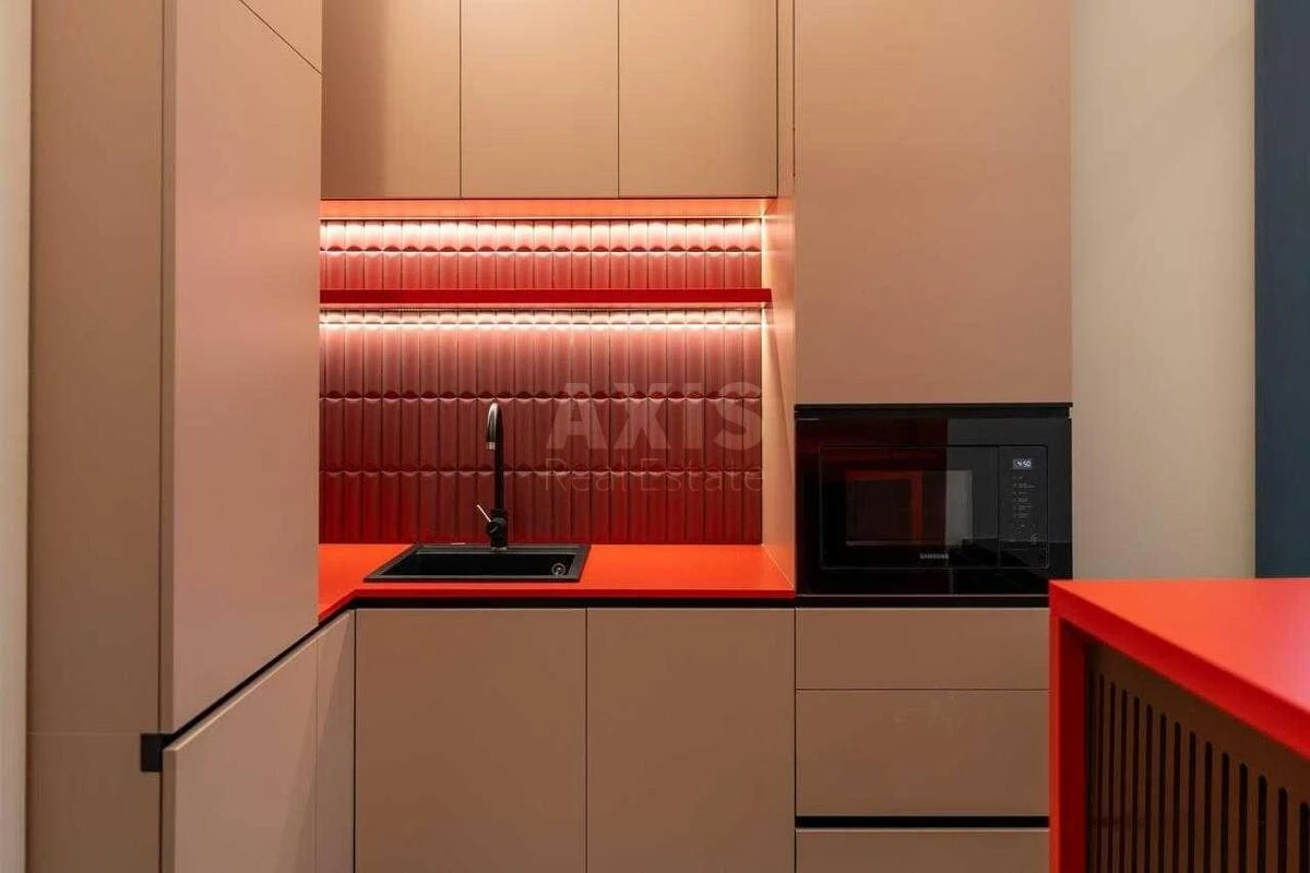 Office vul. Antonovycha 9, 125m26720012