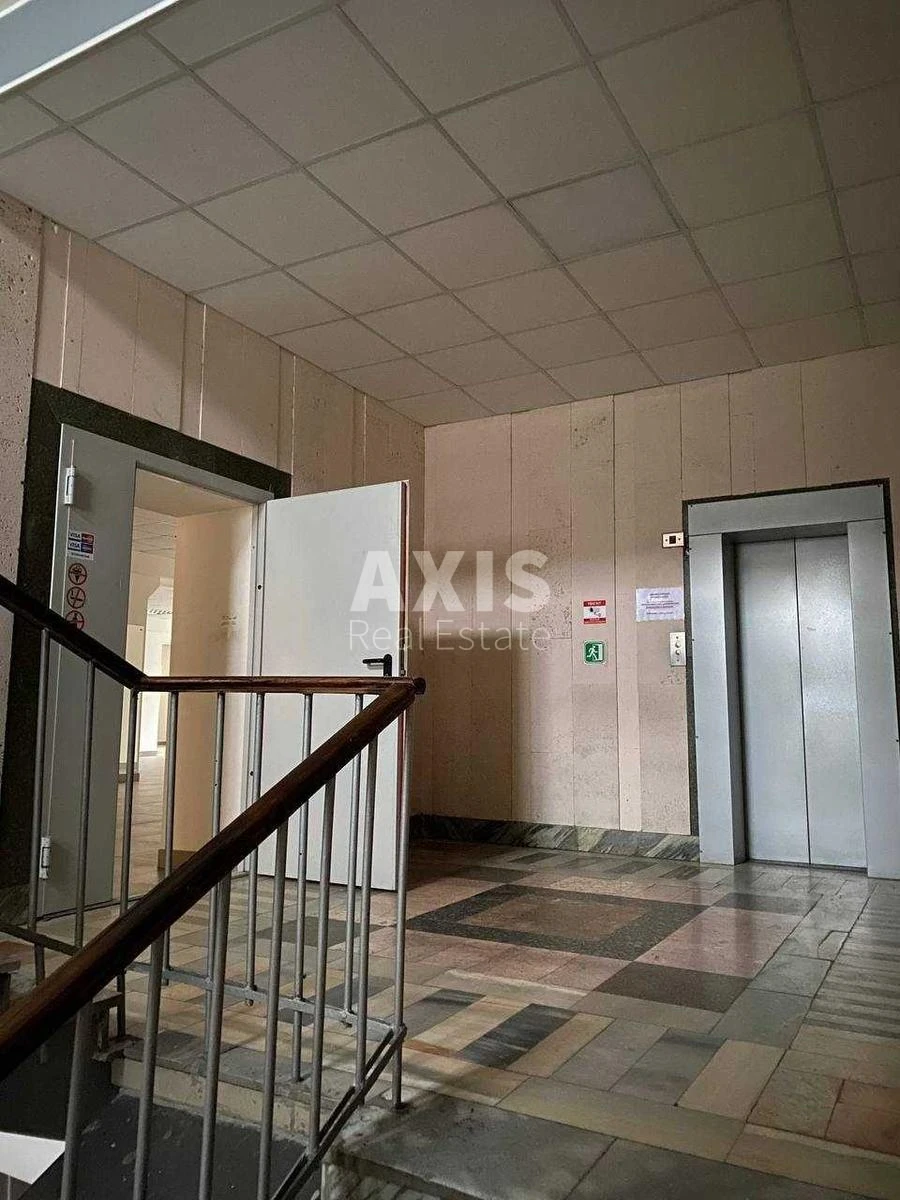 Office pr-t Stepana Bandery 8, 450m2395700