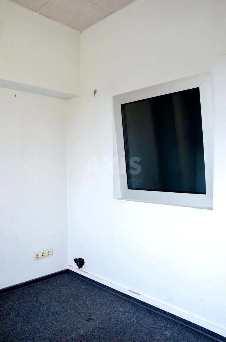 Office vul. Geroi'v Kosmosu 4, 100m2678062