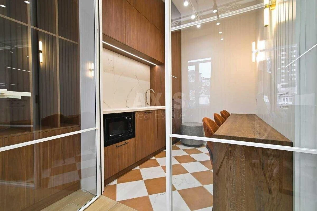 Office vul. Rustaveli Shota 1, 70m2675369