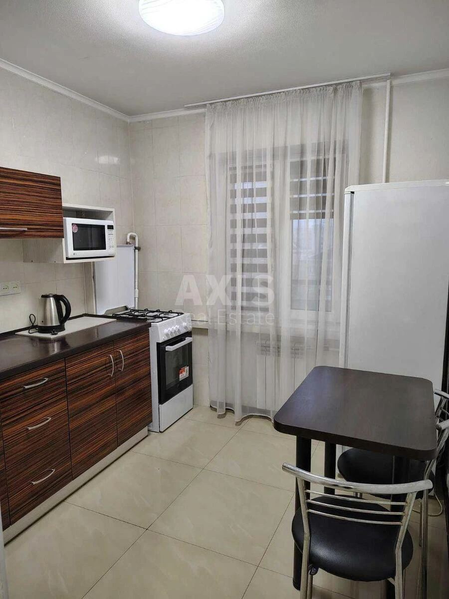 1k apartment uzv. Klovs'kyj 20671600