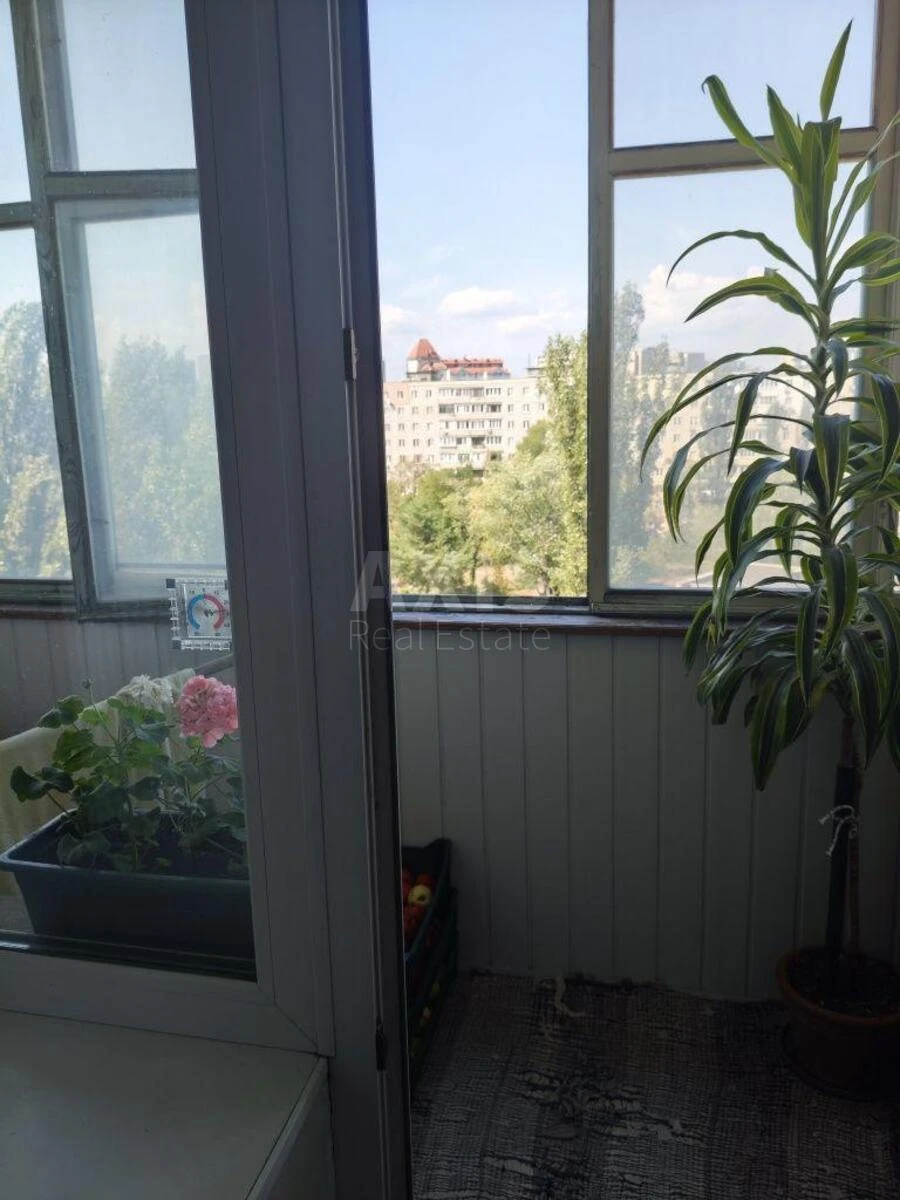 3k apartment vul. Malyshka Andrija 21Б713969