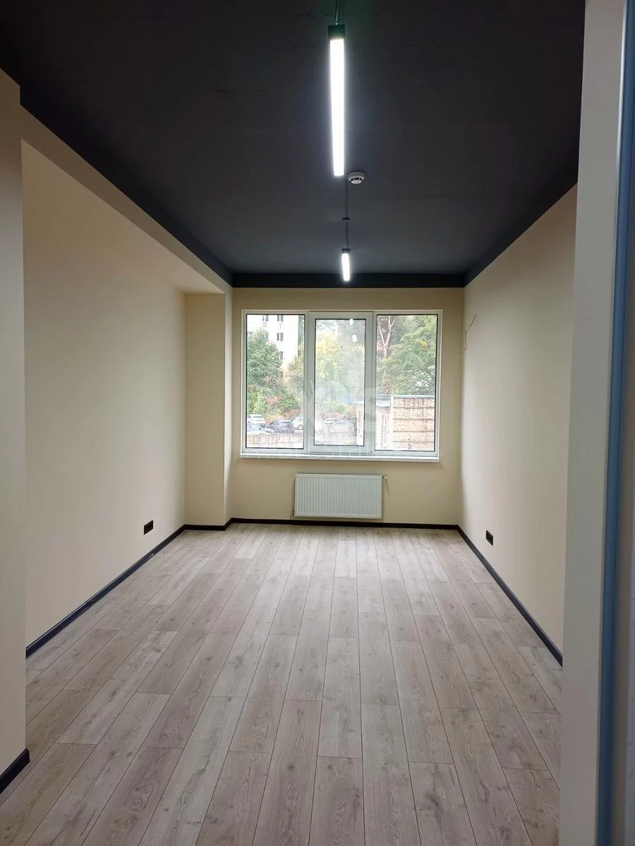 Office vul. Preobrazhens'ka 25, 606m2668130