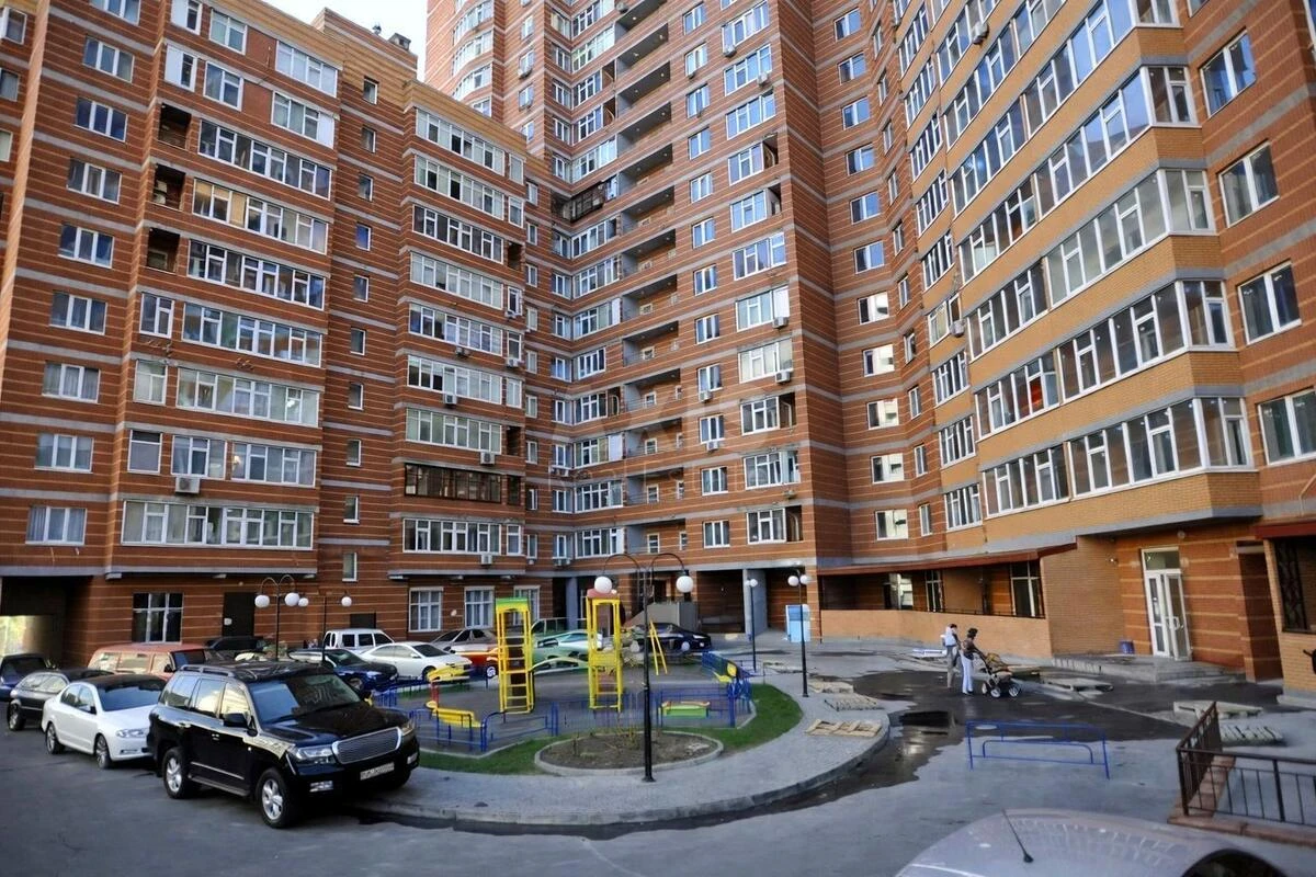 1k apartment vul. Revuc'kogo 9638828