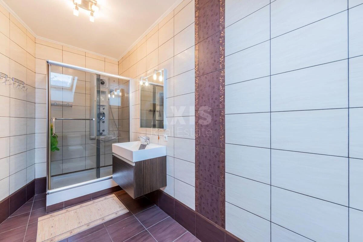 Дoм пер. Малокитаевский, 716м2, город Киев525252