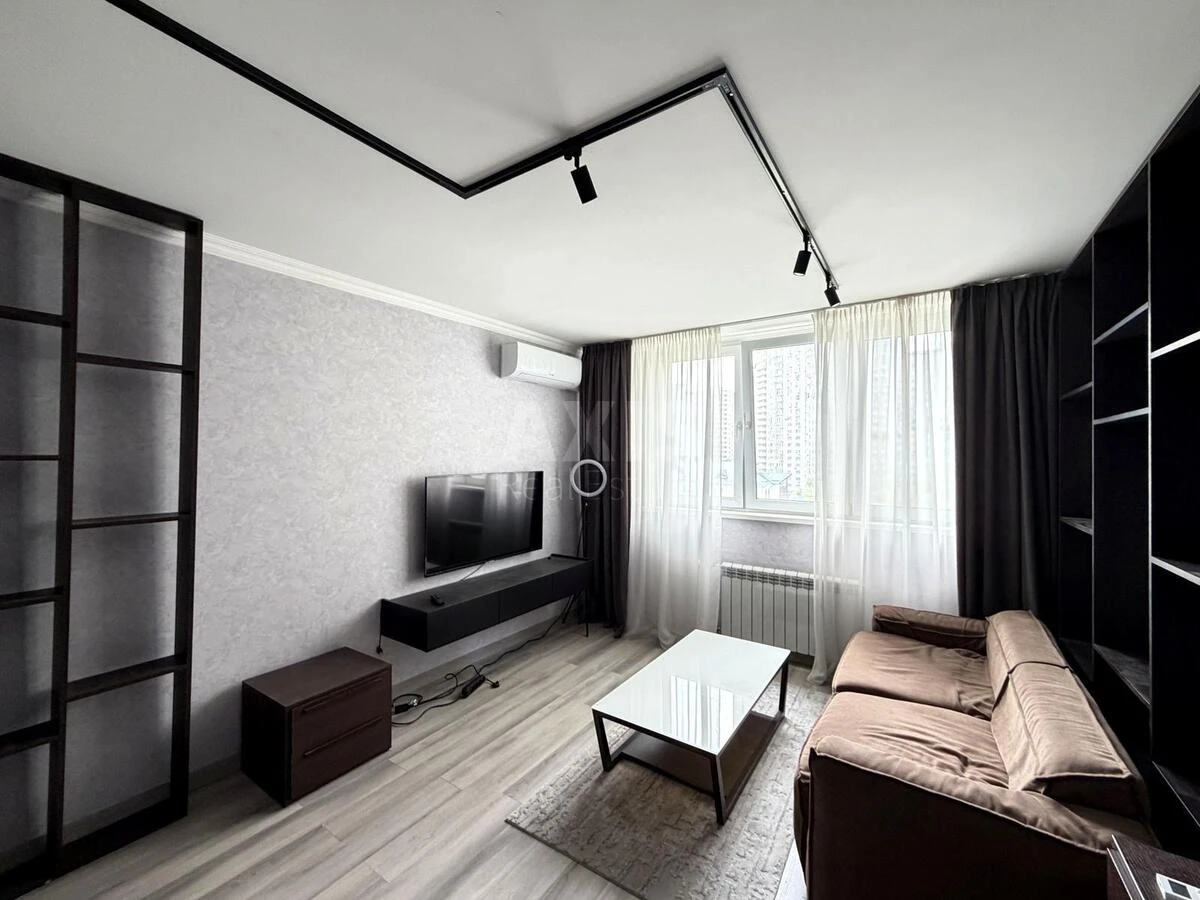 1k apartment vul. Urlivs'ka 23Б694131