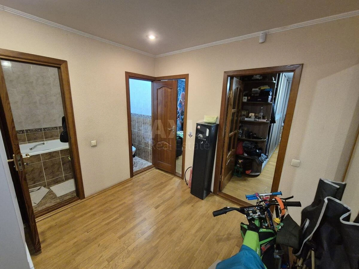 3k apartment nab. Dniprovs'ka 64/567190611