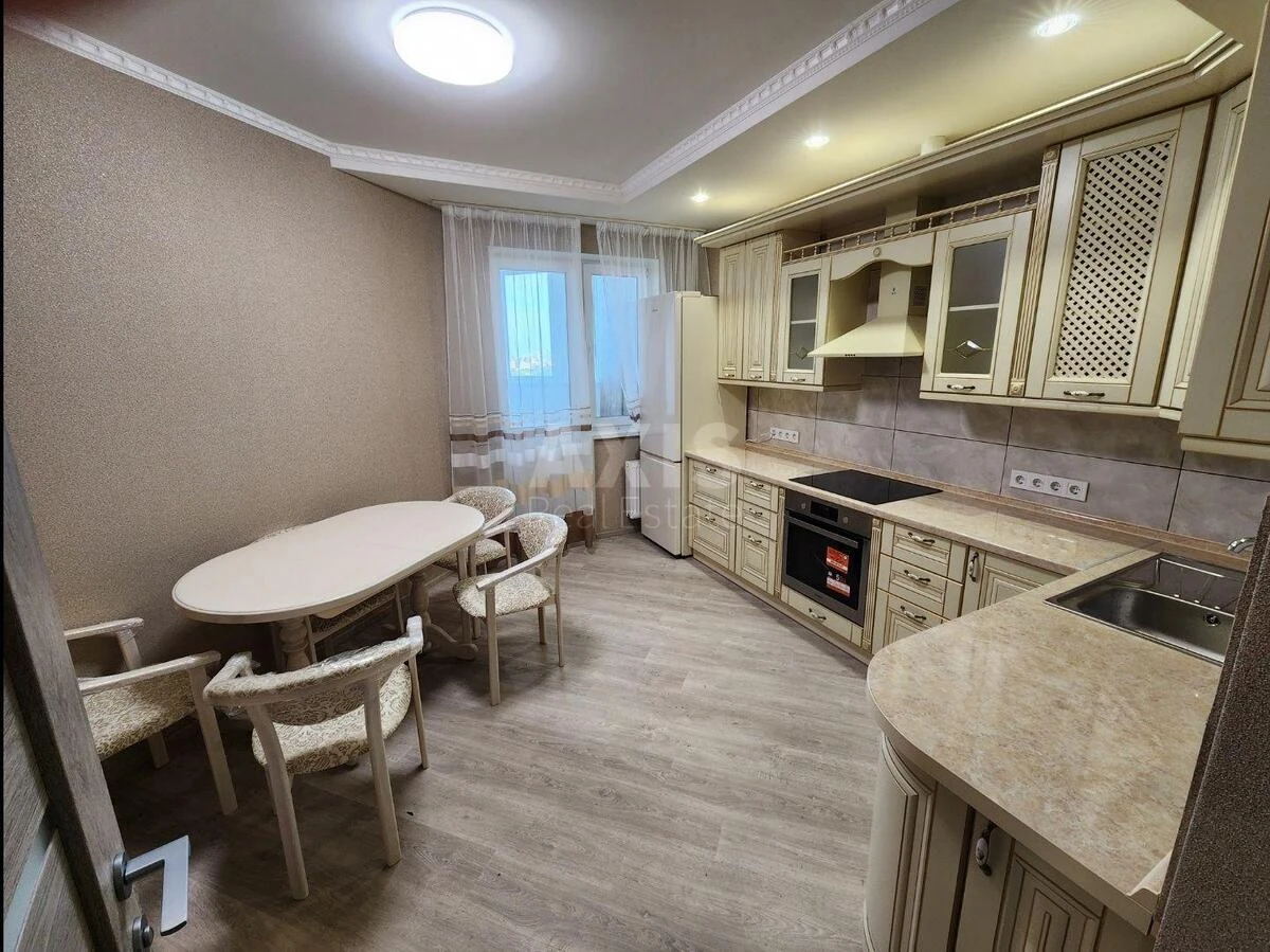 2k apartment vul. Myhajla Maksymovycha 3Г648280