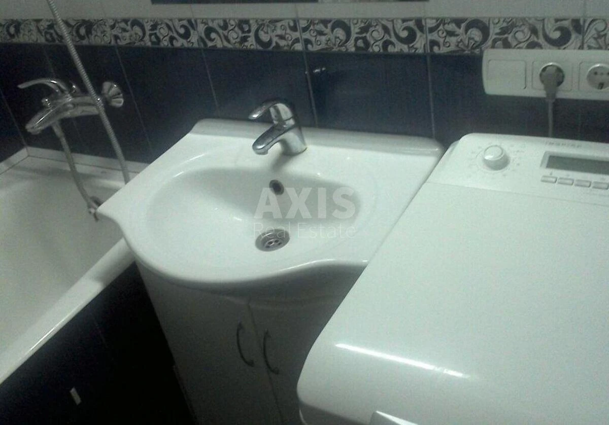 1k apartment vul. Skoropads'kogo Pavla 17Б628133