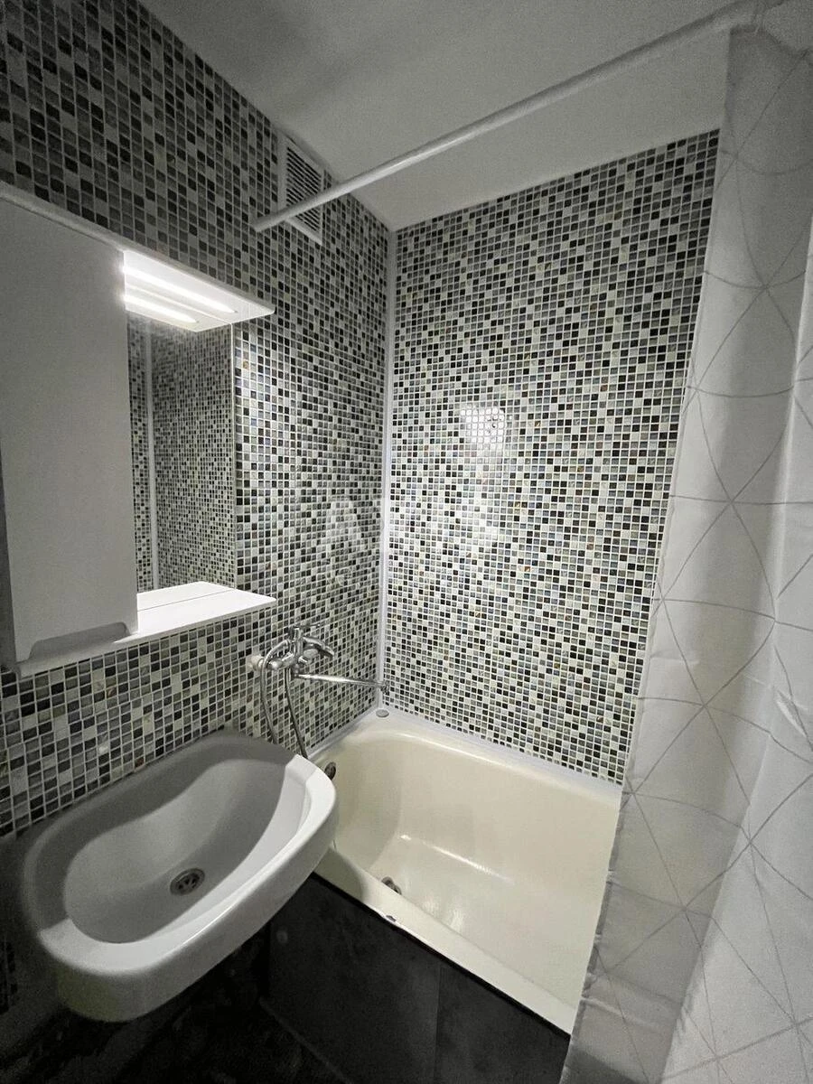 1k apartment pr-t Chervonoyi Kalyny seventy-nine A700197