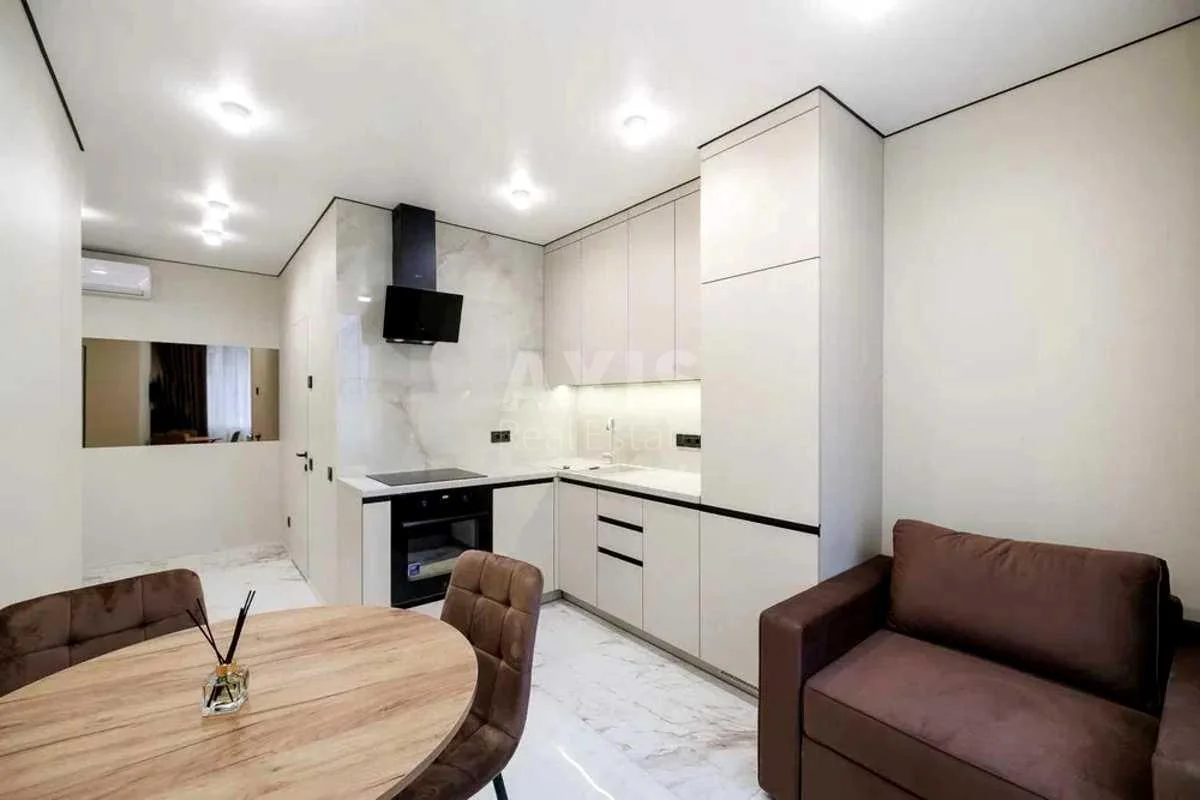 1k apartment shose Stolychne 5
