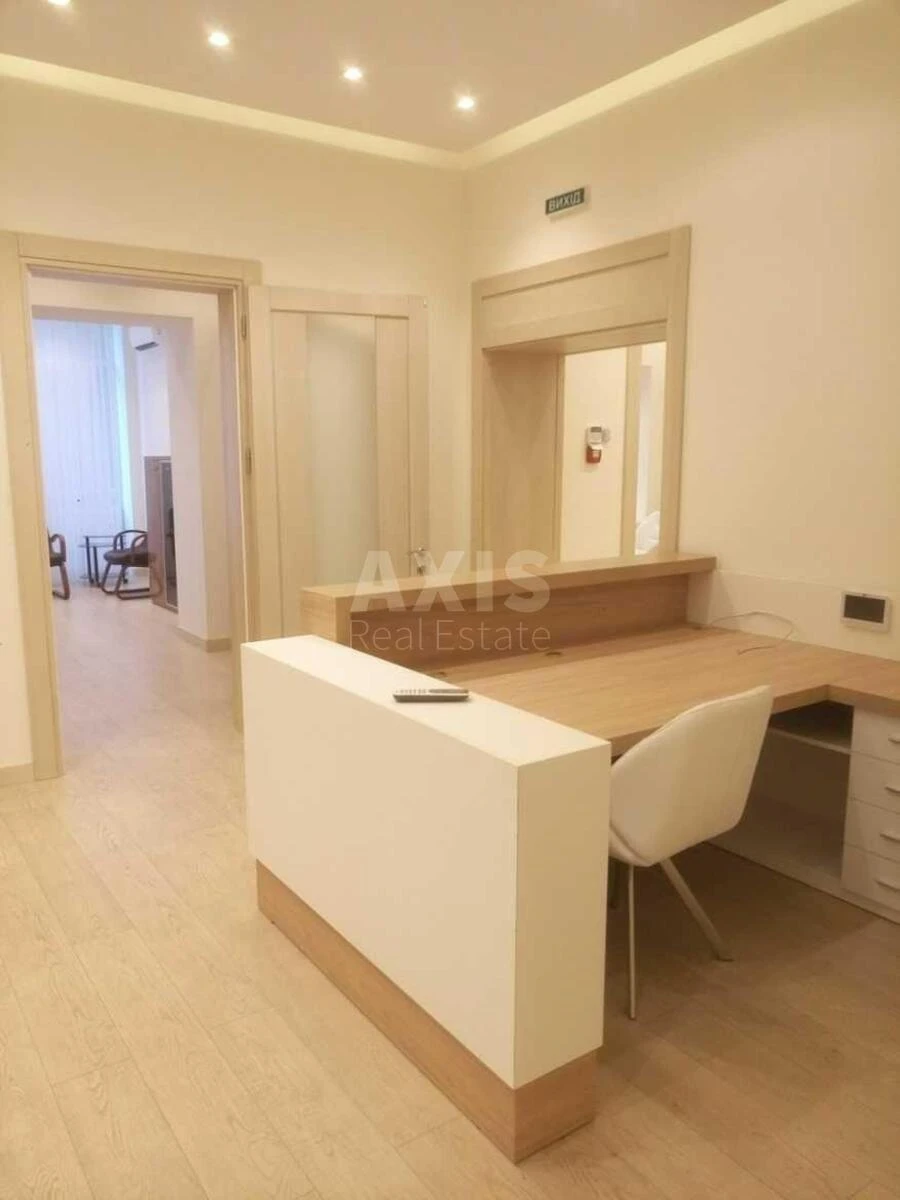 Office vul. Pecheniz'ka 16, 350m26722015