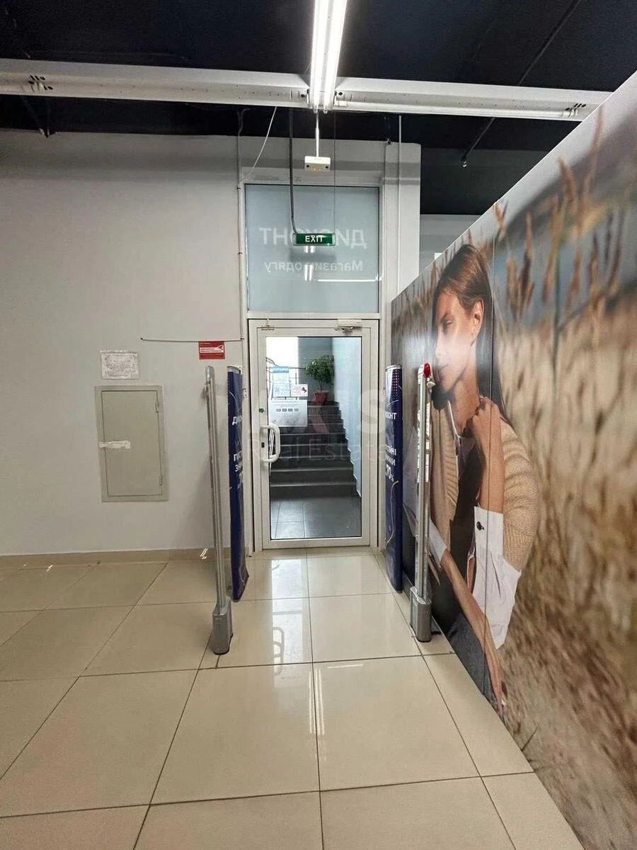 Trade object vul. Sverstjuka Jevgena 2Б, 1000m2624188