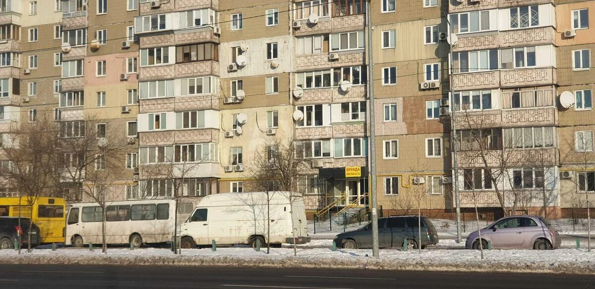 Объект торговли ул. Ревуцкого 35, 77м2