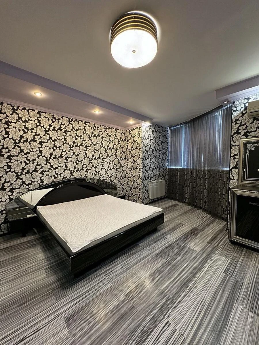3k apartment nab. Dniprovs'ka 23631024