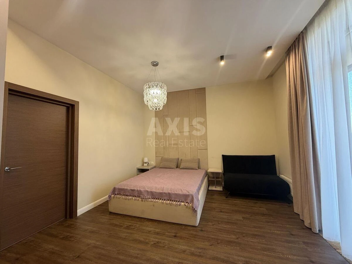 1k apartment pr-t Berestejskij 42675945