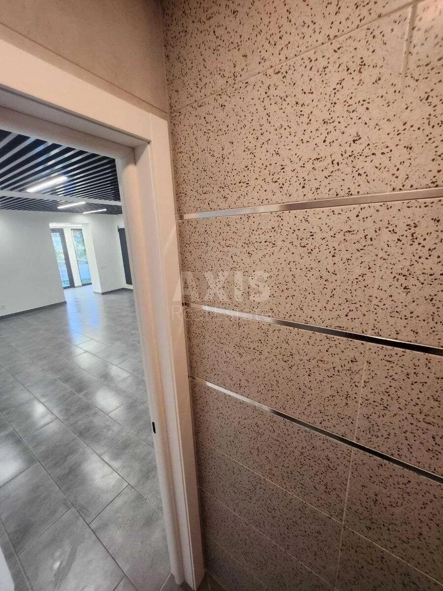 Объект торговли бул. Приймаченко Марии 4, 70м26722611