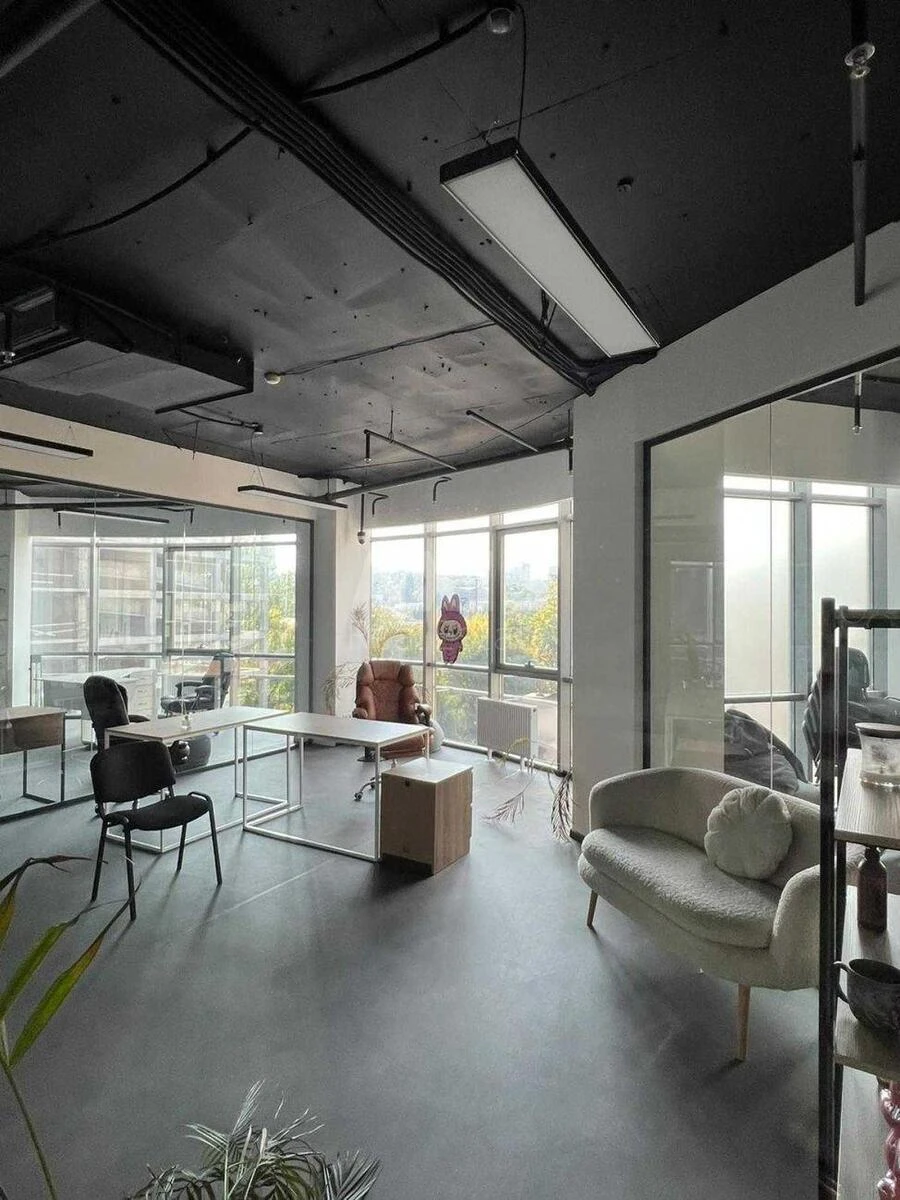 Office vul. Fizkul'tury 28, 1500m271943