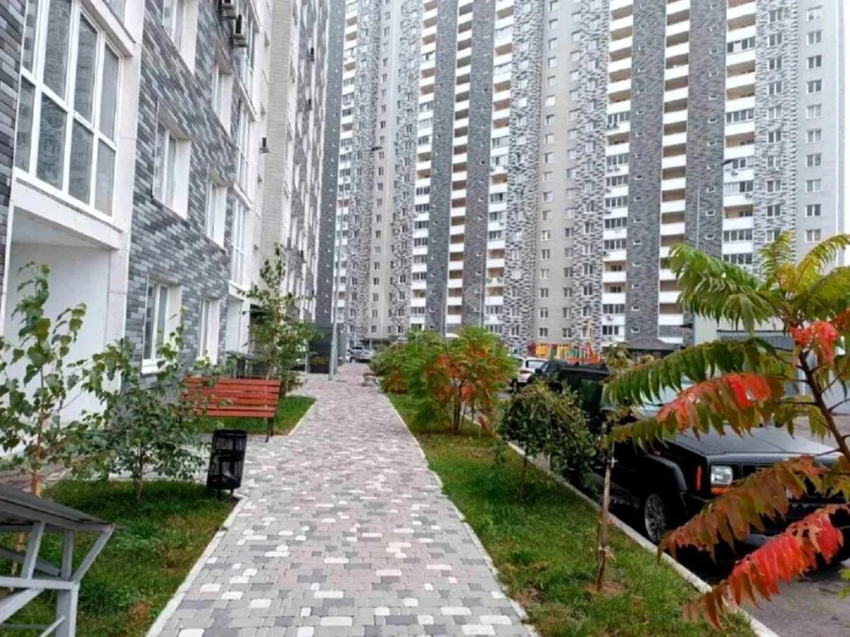 Trade object vul. Revuc'kogo 54А, 83m26461310