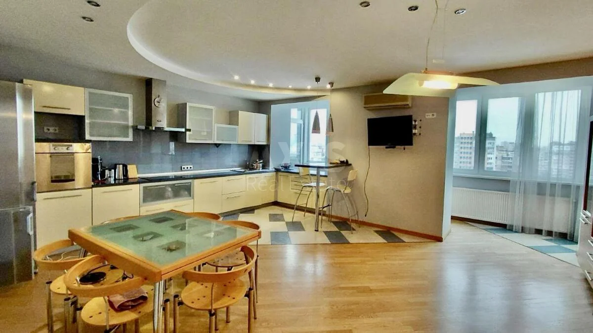 3k apartment vul. Bogatyrs'ka 18А