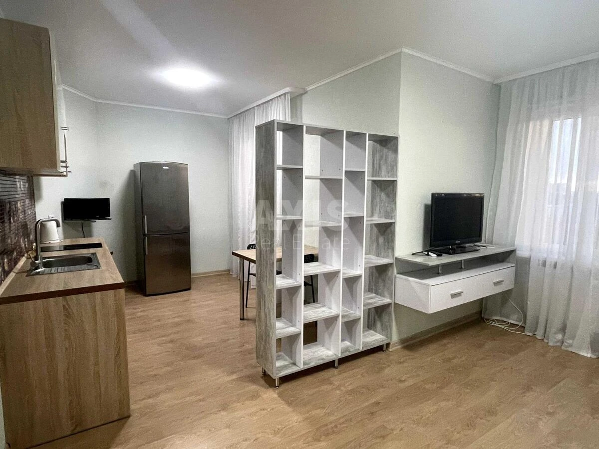 1k apartment pr-t Glushkova Akademika 6696782
