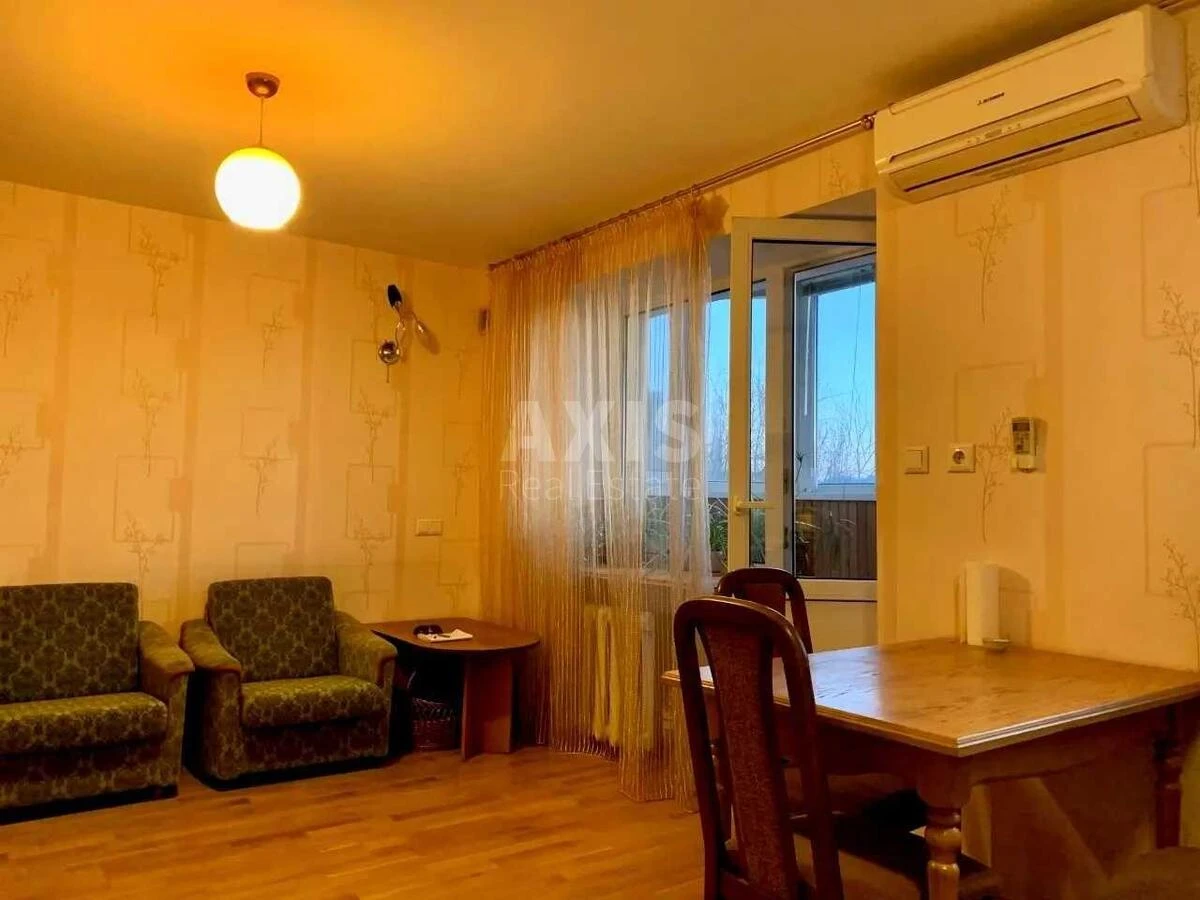 3k apartment vul. Novatoriv 9700542