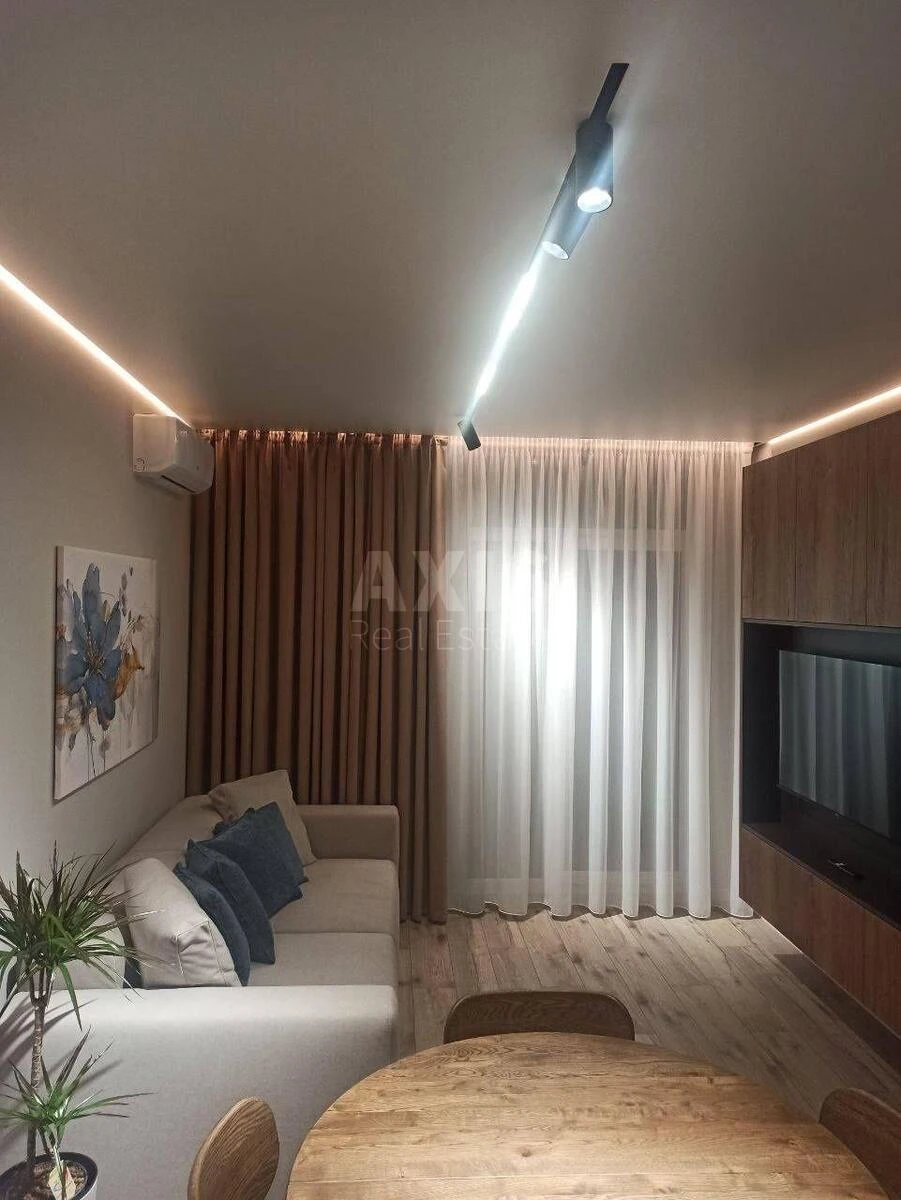 1k apartment vul. Saljutna 2Б653604