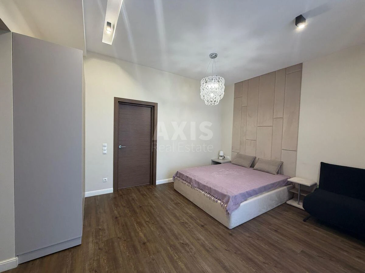 1k apartment pr-t Berestejskij 42675946