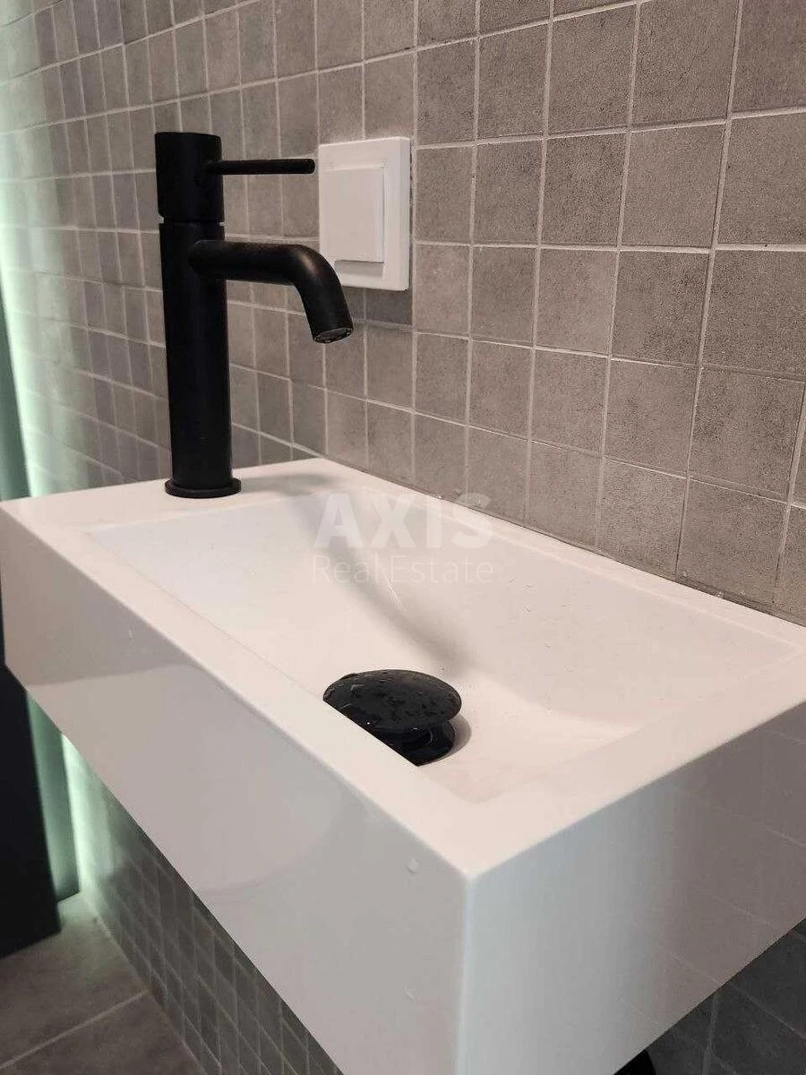 Trade object bul. Pryjmachenko Marii' 4, 70m26722612