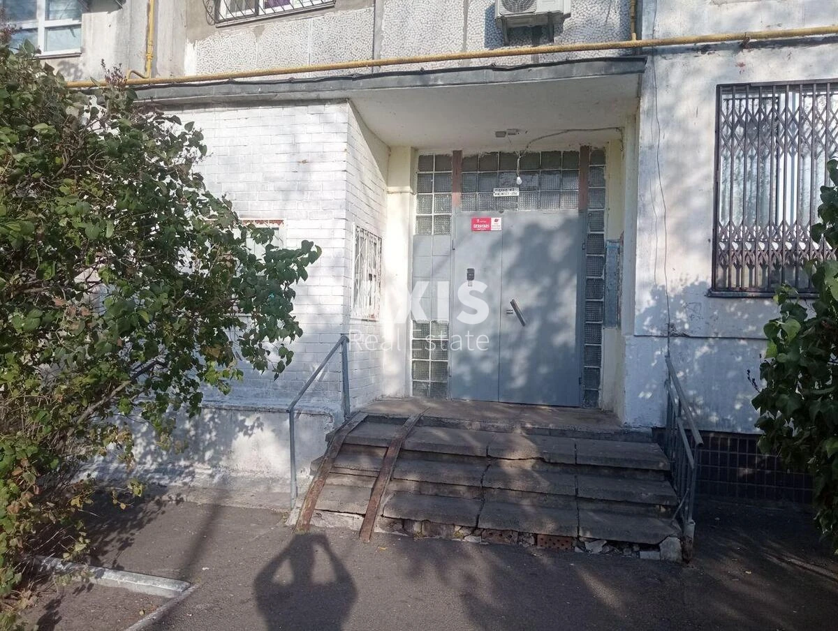 3к квартира пр-т Тычины Павла 20А5301810