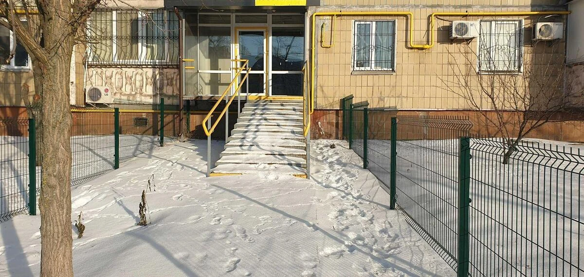 Объект торговли ул. Ревуцкого 35, 77м2648881