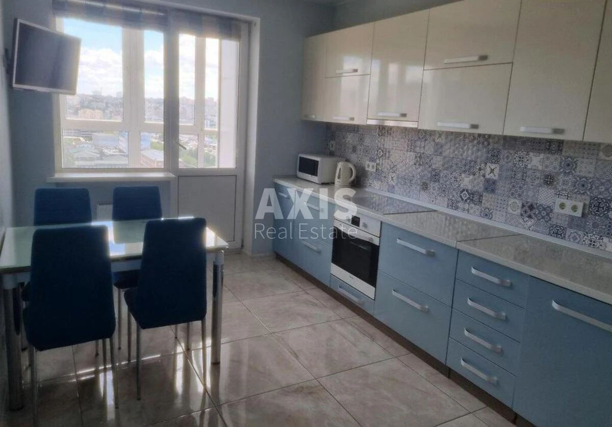 2к квартира ул. Малевича Казимира 89648930