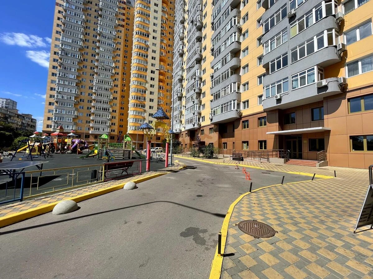 3k apartment vul. Kondratjuka Jurija 36545820