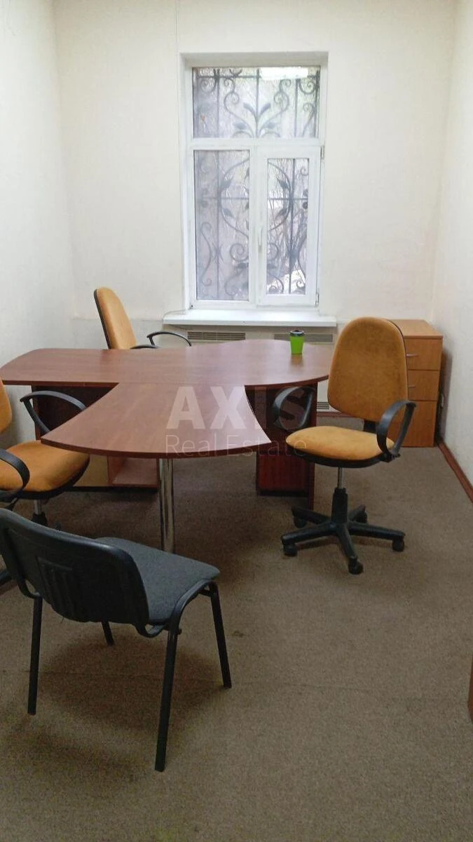 Office vul. Donchuka Vasylja 3, 66m2656952