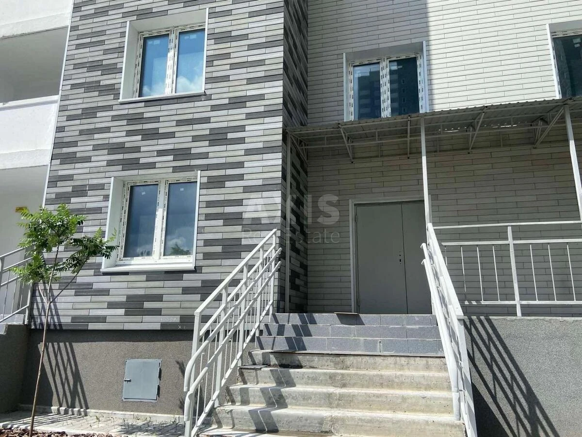 2k apartment vul. Elektrotehnichna 4360106