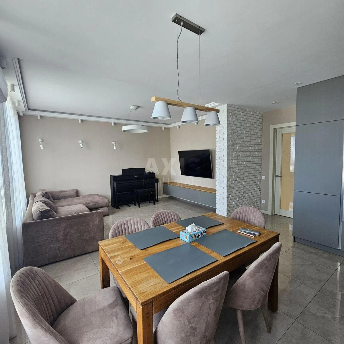 3k apartment vul. Zarichna 1А695120