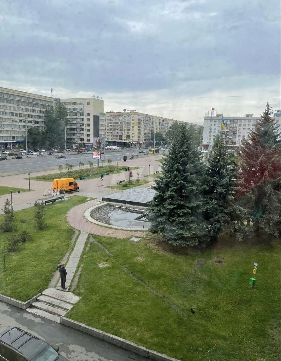 Офис бул. Леси Украинки 21, 95м26624711