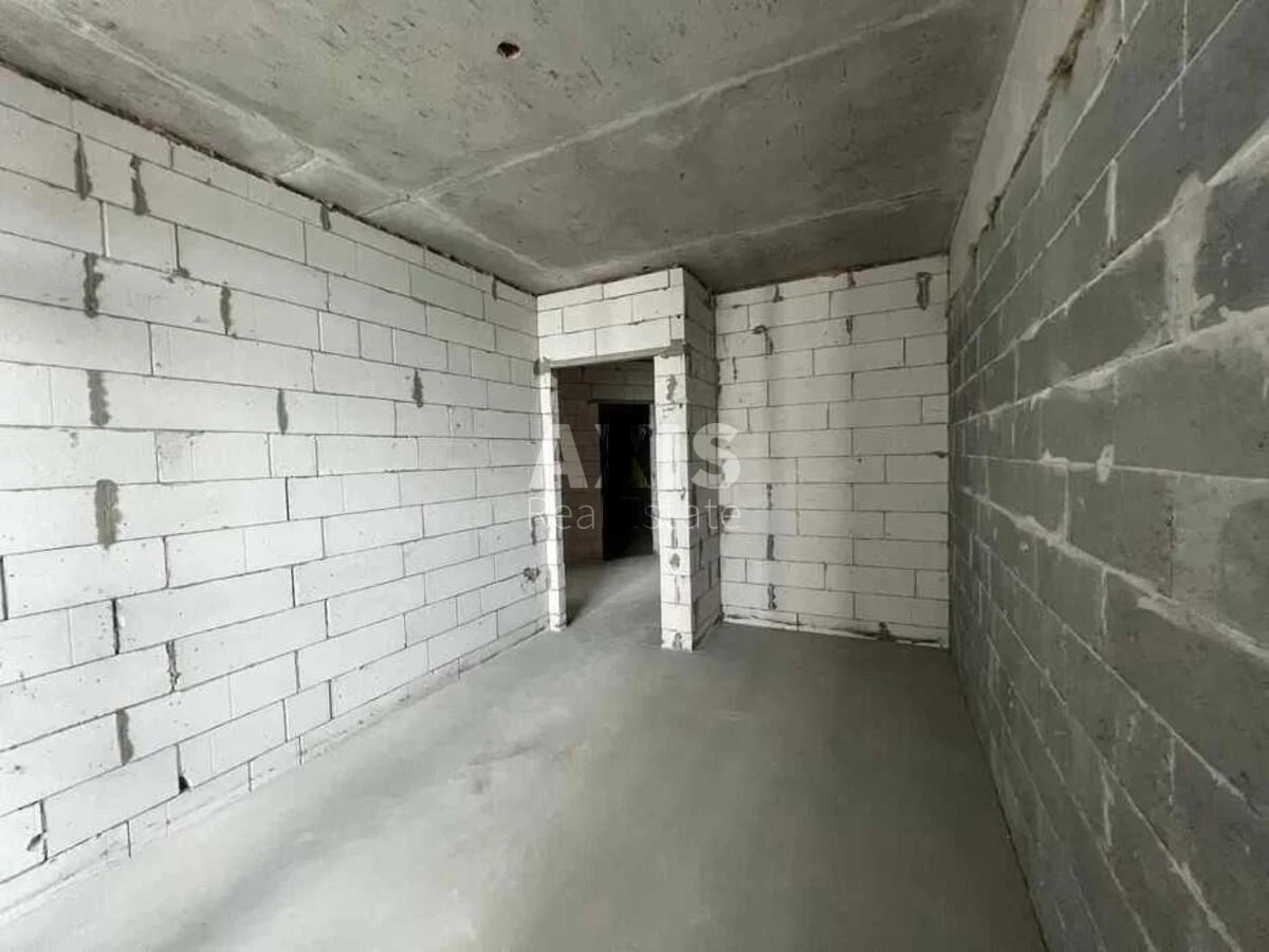 3k apartment nab. Dniprovs'ka 15611583